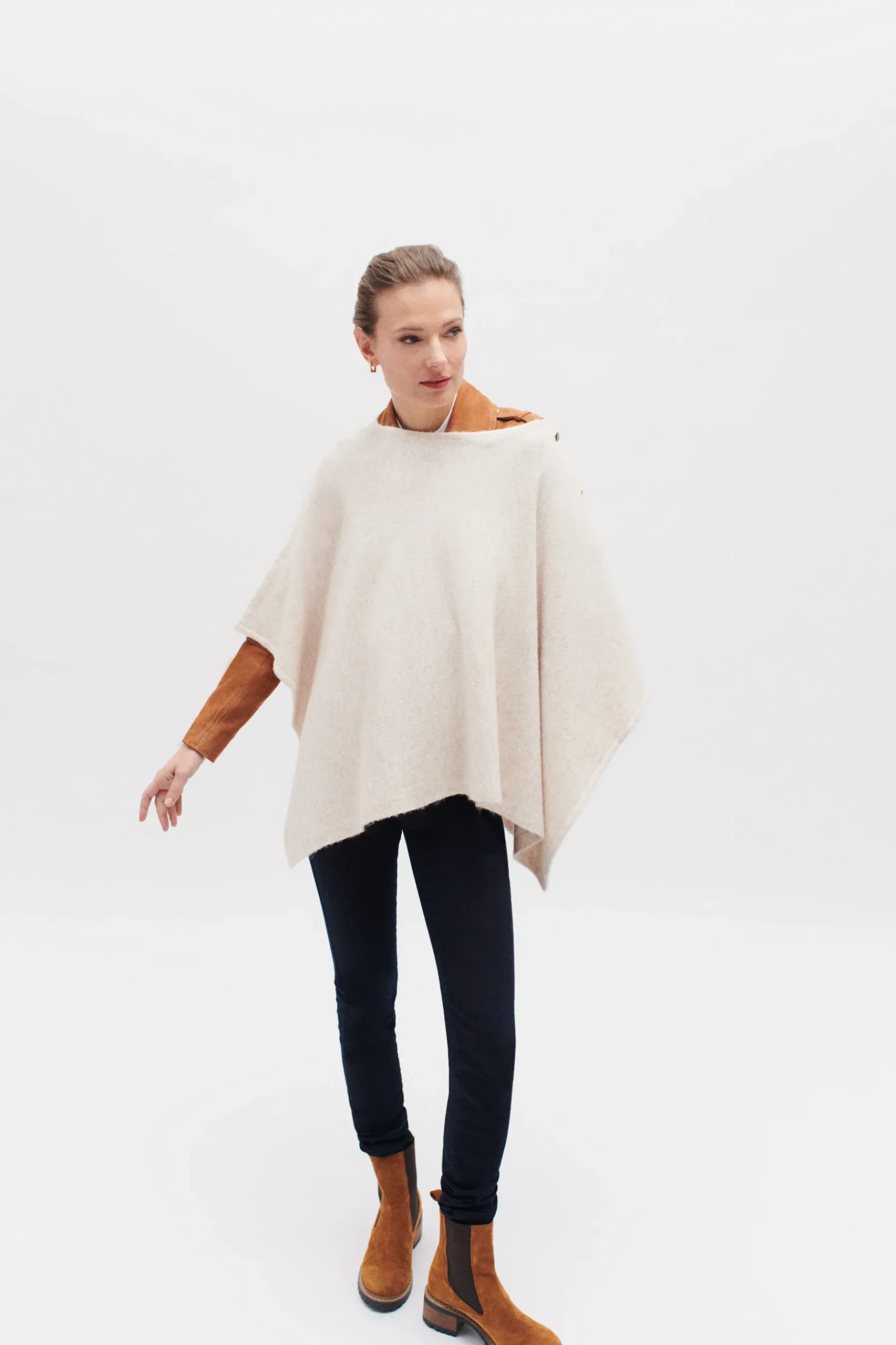 Best Sale Poncho Lisa B Beige Femme Ponchos