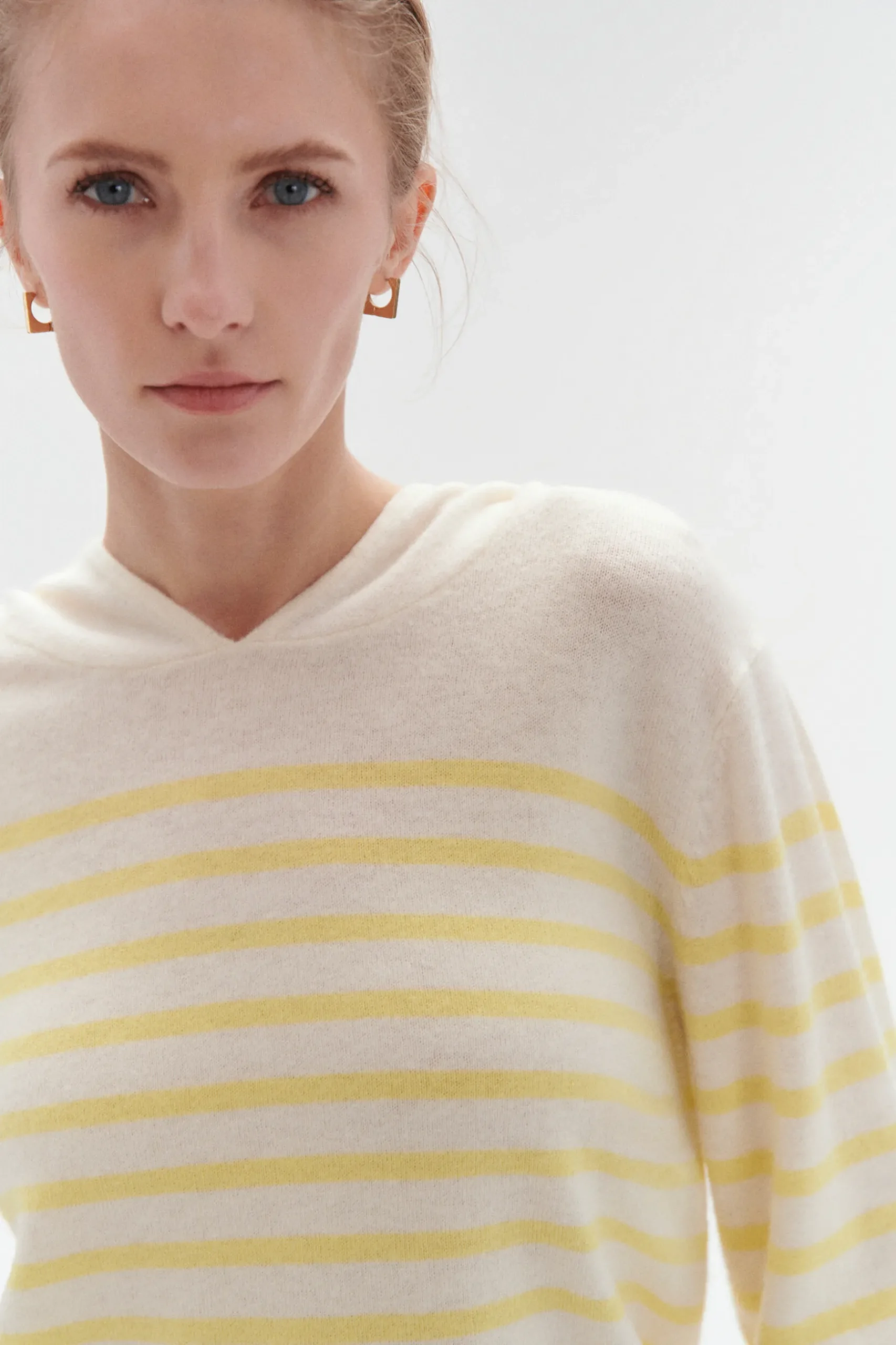 Shop Pull Capuche Leana Femme Pulls